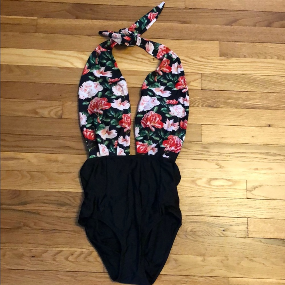 Cupshe Swimsuit